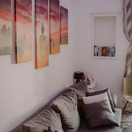 Rostelbem Guesthouse Lisbon אכסניה *